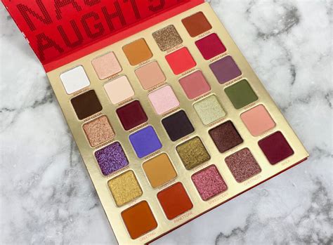 REVIEW BH Cosmetics Naughty 30 Color Eyeshadow Palette