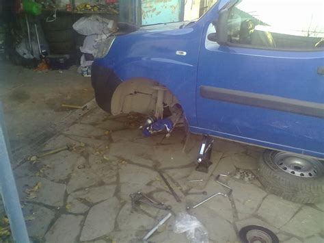 Замена подшипника левой ступицы — FIAT Doblo (1G), 1,3 л, 2008 года ...