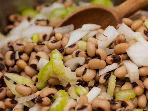 Black-eyed peas: Nutrition, benefits, and how to eat them