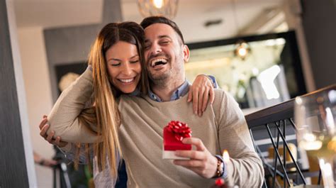 how to know leo man loves you