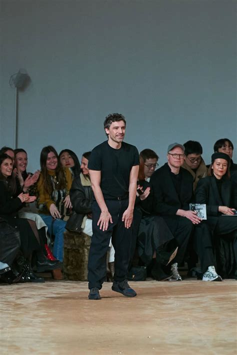 Julien Dossena Rinde Homenaje A Paco Rabanne En Par S Fashion Week