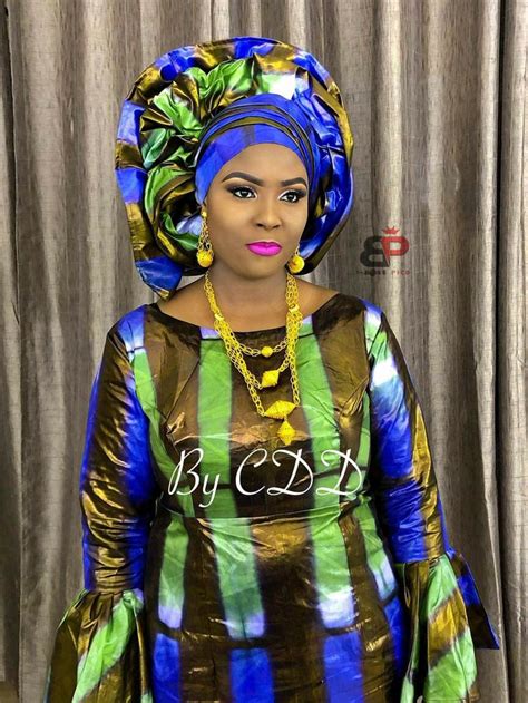 Pingl Par Kabnix Sur Bazin Mode Africaine Mode Africaine Robe Mode