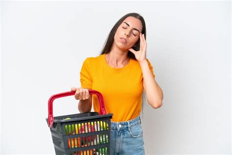 Mujer Cauc Sica Joven Que Sostiene Una Cesta De La Compra Llena De