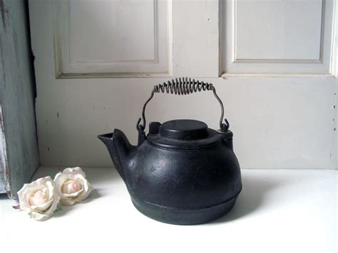 Antique Cast Iron Kettle Tea Pot Wagner Ware By WillowsEndCottage