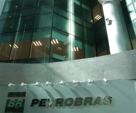 Notícias Lucro líquido da Petrobras cai 38 no 1º tri a R 23 7