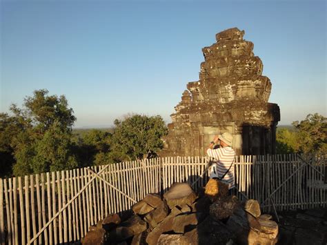 Asisbiz Phnom Bakheng Temple popular tourist sunset spot Angkor 09