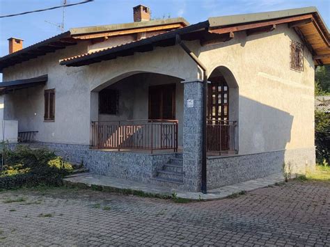 Vendita Villa Unifamiliare In Via Paruzza 57 Cossato Buono Stato