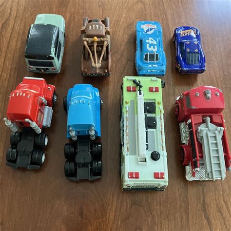 8 piece Disney Cars lot (TMST, Fabulous Lightning McQueen, Mater, Fire ...