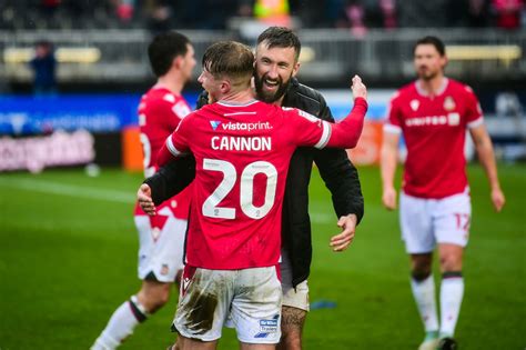 Review Wrexham Afc 2 0 Mansfield Town News Wrexham Afc