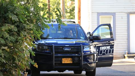 Homicide investigation underway in Eugene after late-night chase