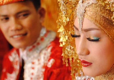 Pengantin Adat Minang | Kolase Foto Pernikahan