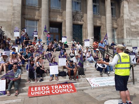 University of Leeds staff strike over ‘insulting’ pay offer | UNISON