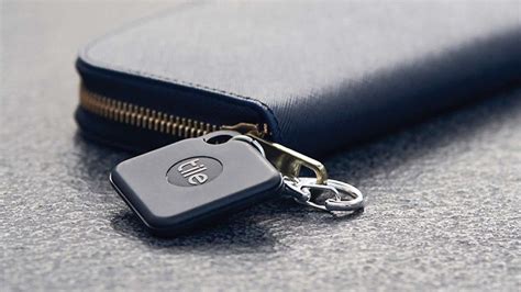 This Keychain Bluetooth Tracker Finds the Important Things