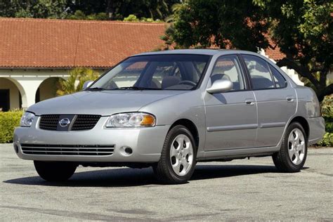 2005 Nissan Sentra Specs, Price, MPG & Reviews | Cars.com