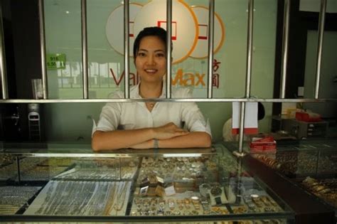 singapore listed pawnbrokers valuemax moneymax maxi cash