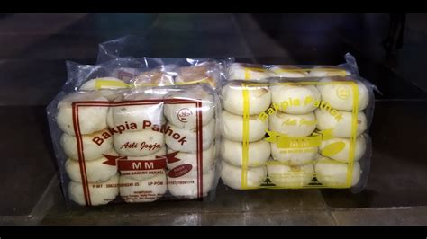 Unboxing Paket Bakpia Pathok MM Khas Jogja Rasa Keju Dan Rasa Coklat