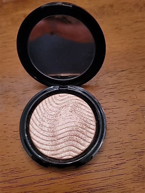 Rare Make Up For Ever Pro Light Fusion Undetectable Luminizer 2