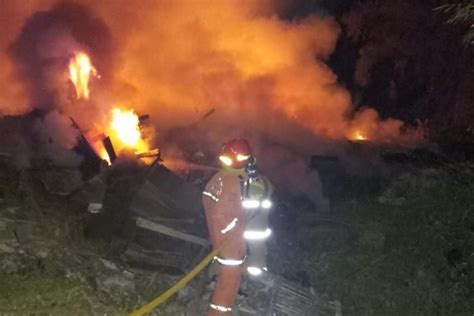 Gudang Kayu Terbakar Di Duren Sawit Pemilik Sempat Tak Mau Api Dipadamkan