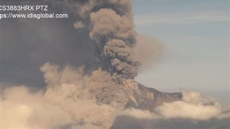 Guatemala Volcán De Fuego Inicia Erupción Lanzando Ceniza Y Lava Rpp