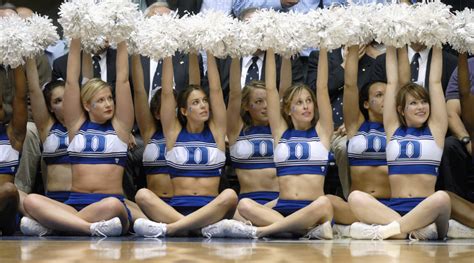 Sports World Reacts To The Duke Cheerleaders Photo The Spun