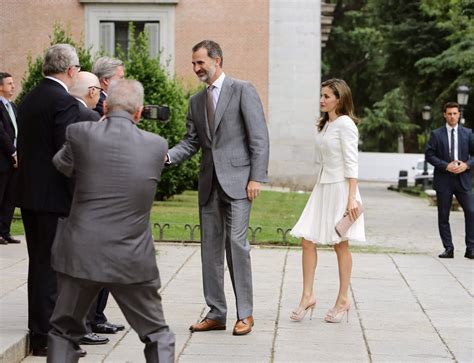 La Reina Letizia Aparece De Lo M S Elegante Con Look En Blanco En El