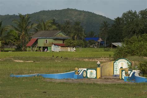 Tombe près de Kep Kep Cambodge méridional Cambodge Routard