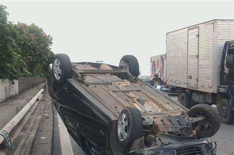 Capotagem De Carro Deixa Um Ferido Na Anhanguera Em Campinas E