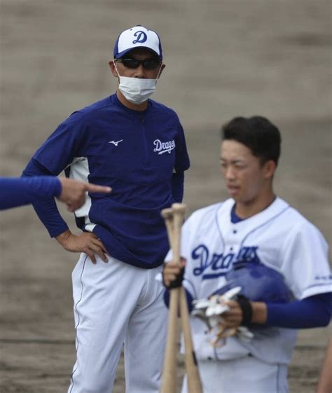 【中日】新打撃コーチの和田一浩さんが北谷で始動 高橋周に身ぶり手ぶり熱く指導：中日スポーツ・東京中日スポーツ