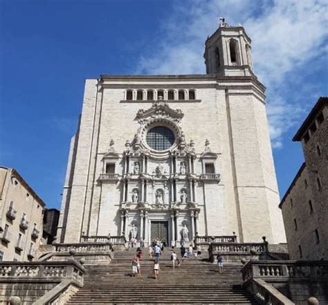 Take pictures outside and save the money - Review of Girona Cathedral ...