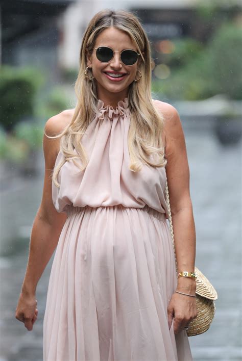 Vogue Williams Strips Into A Bikini Just Six Weeks After Giving Birth