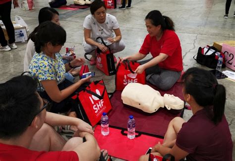 Largest Mass Cpr Aed Certification Workshop Singapore Book Of Records