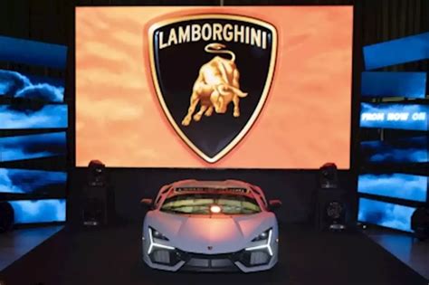 Lamborghini Unveils Its First Super Sports V12 Hybrid Revuelto In