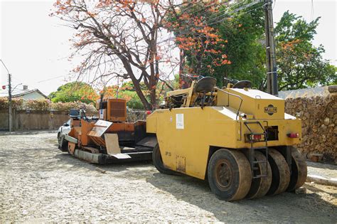 Prefeito Assina Ordem De Servi O Para Pavimenta O Asf Ltica Em Ruas