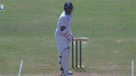 Watch Hanuma Vihari Bats Left Handed In Ranji Trophy After Fractured