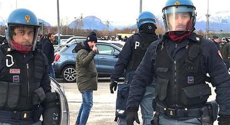 Napoli Ultras Tentano Assalto A Quelli Del Verona