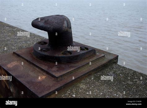 Docks Bollard Hi Res Stock Photography And Images Alamy