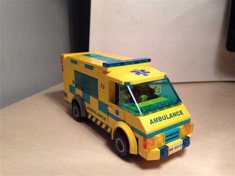 Lego ambulance moc | LEGO Amino