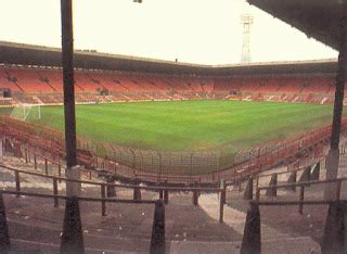 Manchester United FC - The Stretford End: Pictures Of The Old Stretford End