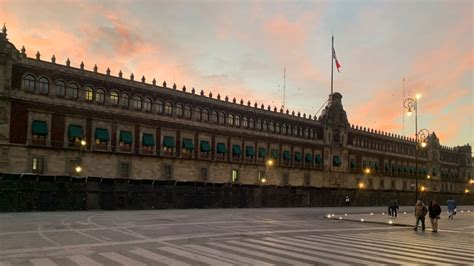 Amlo Blinda Con Vallas El Palacio Nacional Continuar As Hasta