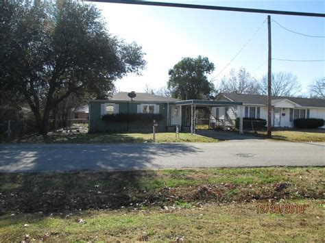 206 E 4th St Kaufman Tx 75142 See Est Value Schools And More