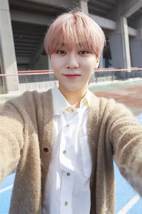 Seungkwan Selca Cute Woozi Jeonghan The Boo Seungkwan K Pop Choi