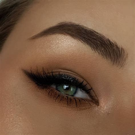 Classic Winged Eyeliner For Hooded Eyes Kreska Na Opadaj Cej Powiece