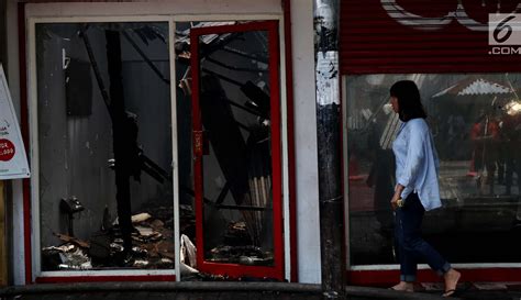 Photo Kebakaran Hanguskan Ruko Di Jalan Sabang Foto Liputan