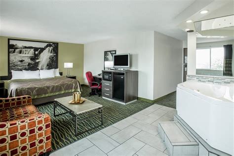 The Best Kansas City Hotels With Jacuzzi Suites 2023 – SkinTots.com