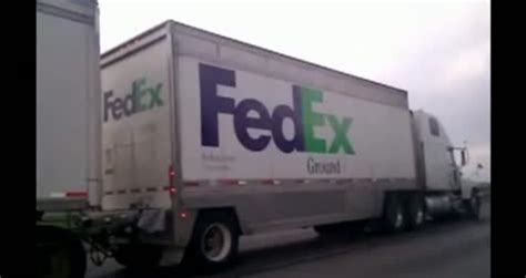 FedEx Delivery Fail - Videos - Metatube