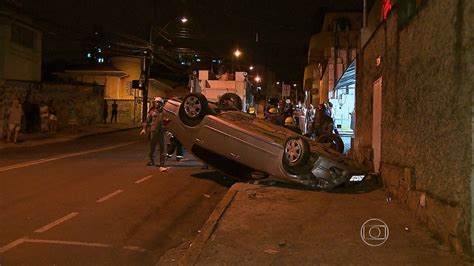 Motorista Fica Ferido Ap S Capotagem De Carro Em Belo Horizonte Bom