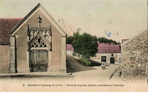 RARE CPA Monfort L amaury Porte De L ancien Cloître Actuellement