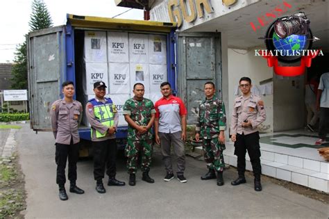 Polresta Magelang Bersama TNI Dan Instansi Terkait Kawal Distribusi