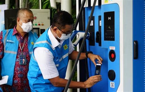 Cara Ngecas Mobil Listrik Di SPKLU Dan Di Rumah Gak Ribet Dan Jauh