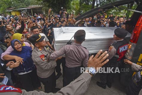 Isak Tangis Keluarga Sambut Kedatangan Jenazah Wni Korban Gempa Turki